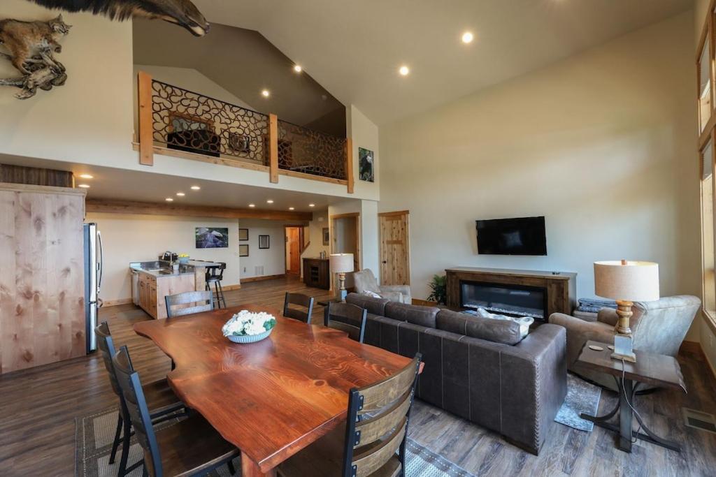 Townhome Next To Clubhouse In Exclusive Eagle Bend - The Glacier ビッグフォーク エクステリア 写真