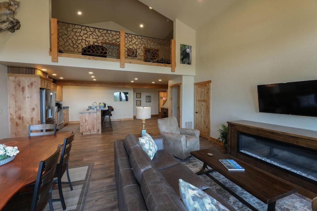 Townhome Next To Clubhouse In Exclusive Eagle Bend - The Glacier ビッグフォーク エクステリア 写真