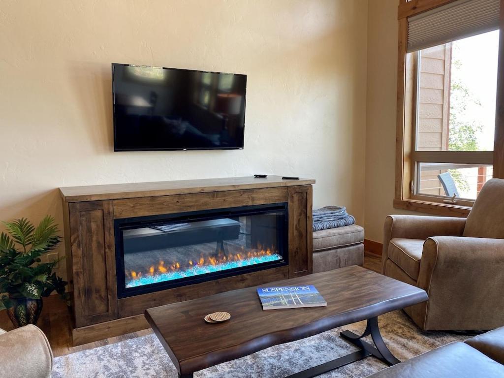 Townhome Next To Clubhouse In Exclusive Eagle Bend - The Glacier ビッグフォーク エクステリア 写真